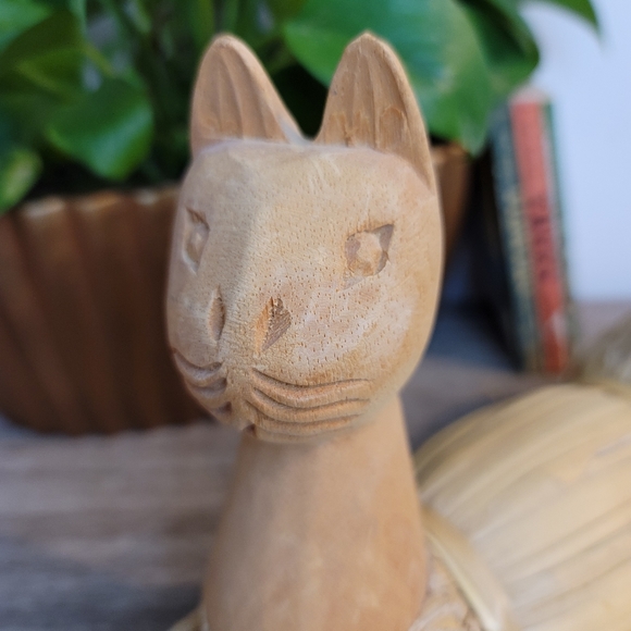 🎉HP VTG Carved Wood + Reed Cat Decoy - Picture 9 of 16